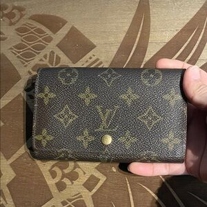 Authentic Louis Vuitton Brown Monogram Wallet CA1906
